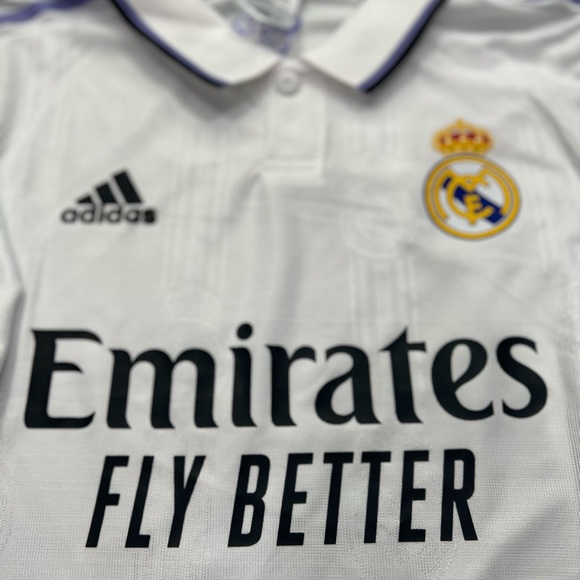 Real Madrid 22/23 Authentic Home Jersey with Vini JR printing - Picture 2 of 9